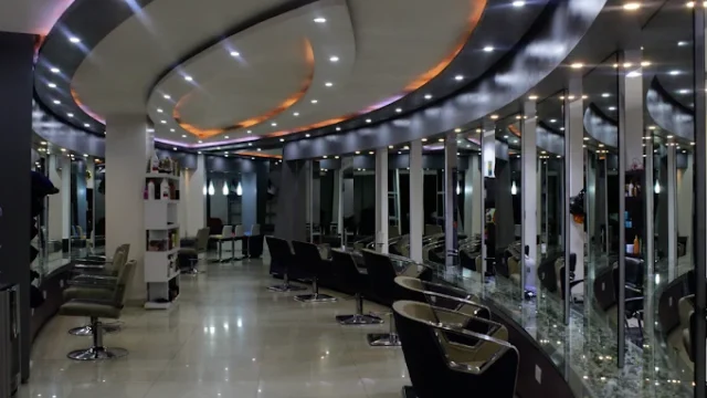 Leo's Beauty Salon, Spa and barber. Westlands